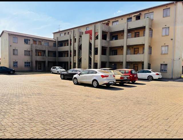 2 BEDROOM APARTMENT FOR SALE IN FLEURHOF